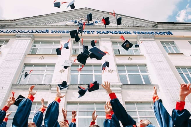 Lanjut Kuliah atau Kerja?