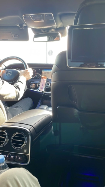 The taxi was a luxurious one